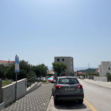 Apartment Lucija - Cozy Flat In The City Center With A Sea View & Parking Макарска Екстериор снимка