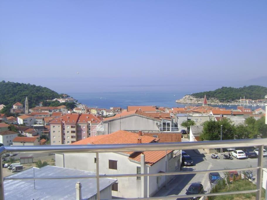 Apartment Lucija - Cozy Flat In The City Center With A Sea View & Parking Макарска Екстериор снимка