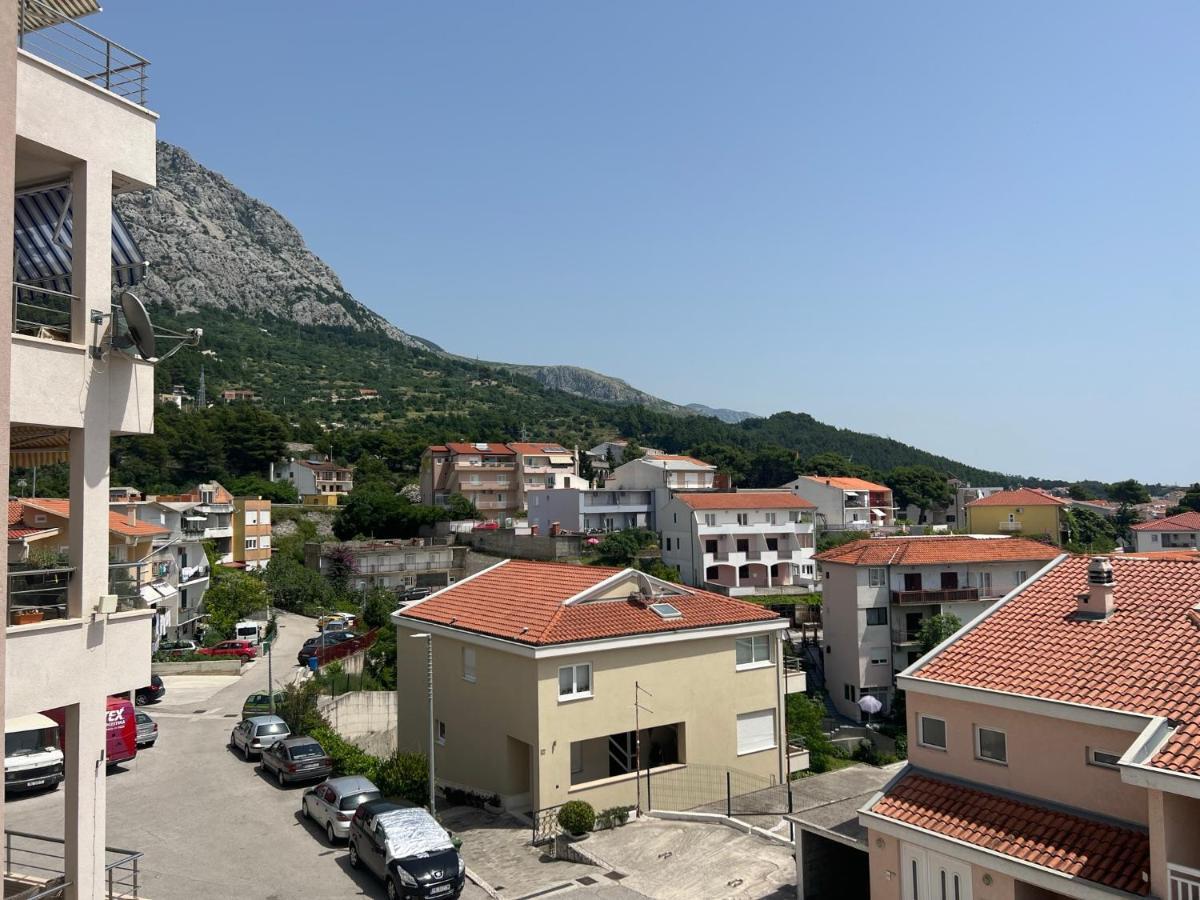 Apartment Lucija - Cozy Flat In The City Center With A Sea View & Parking Макарска Екстериор снимка
