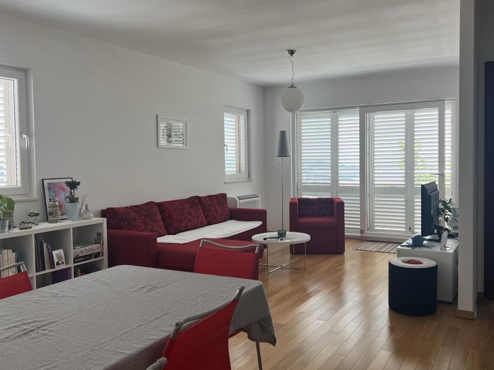 Apartment Lucija - Cozy Flat In The City Center With A Sea View & Parking Макарска Екстериор снимка