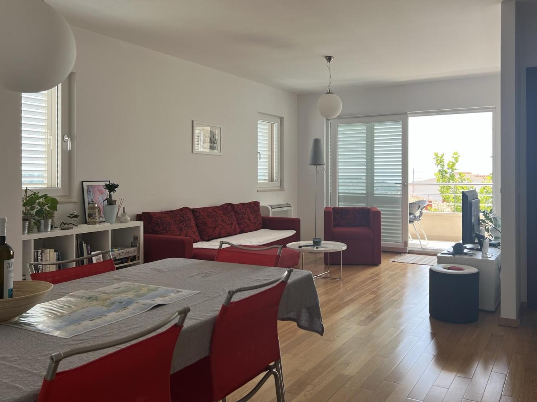 Apartment Lucija - Cozy Flat In The City Center With A Sea View & Parking Макарска Екстериор снимка