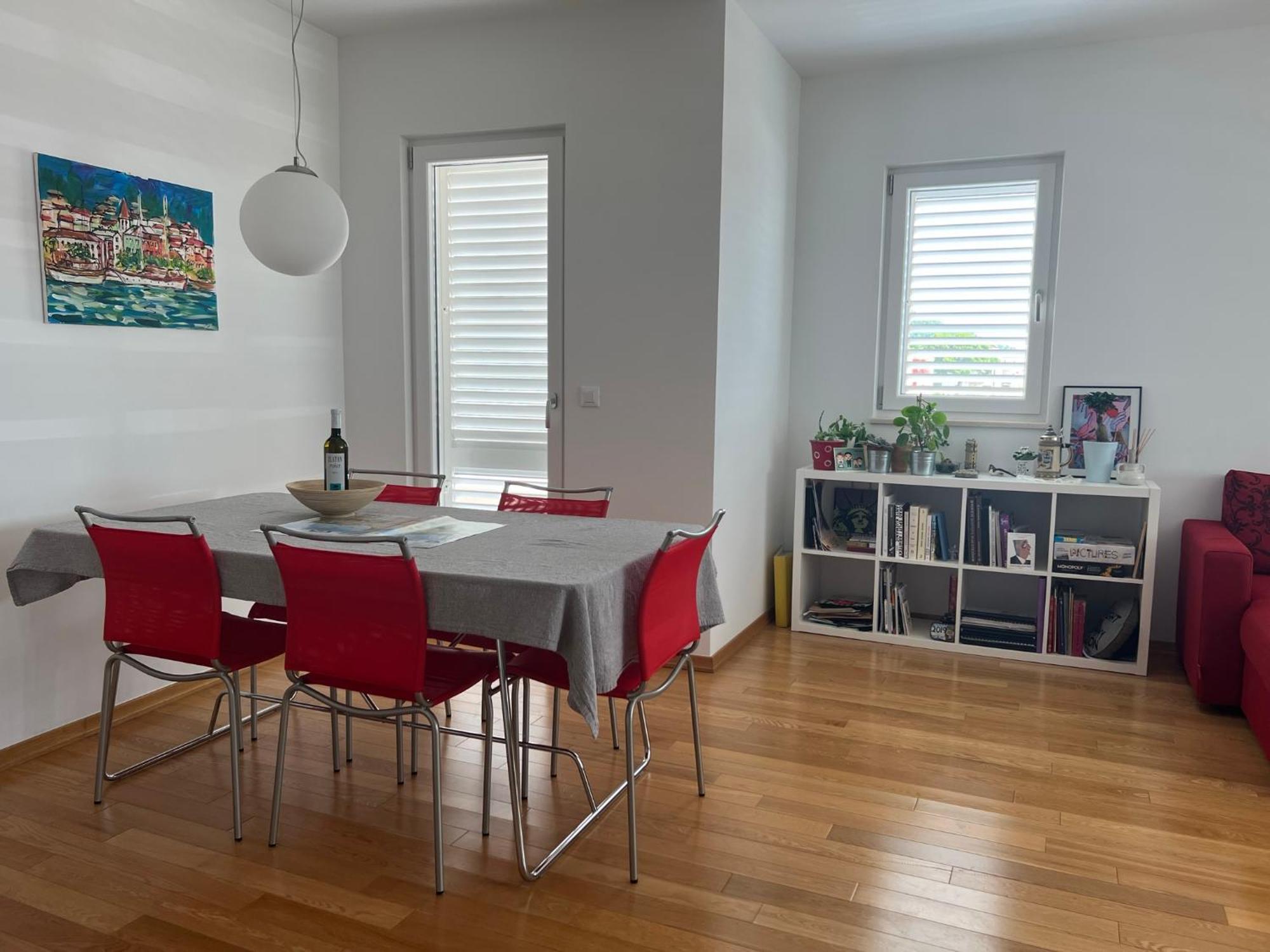 Apartment Lucija - Cozy Flat In The City Center With A Sea View & Parking Макарска Екстериор снимка